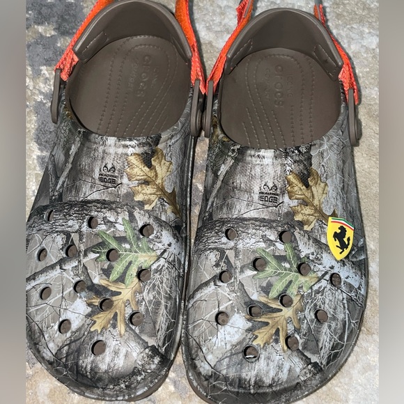 Mens Crocs size 10 - Picture 4 of 5